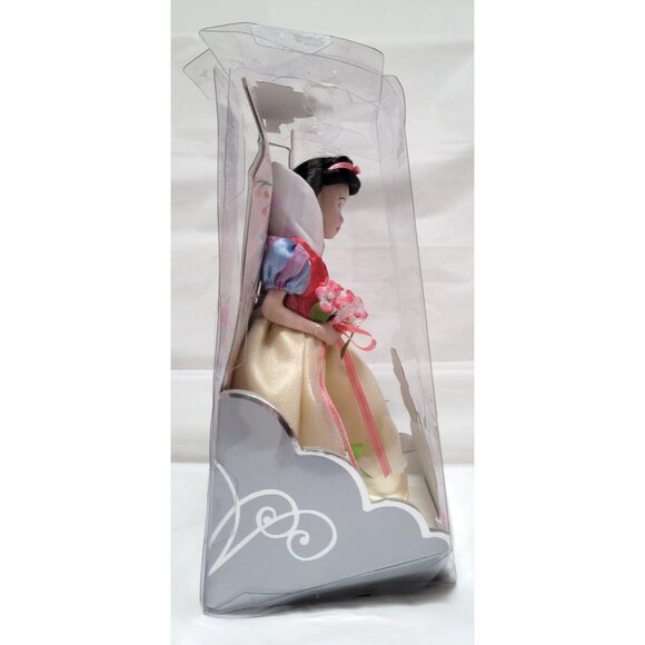 2006 Disney Princess Snow White Spring Bouquet 7" Porcelain Doll by Brass Key - Picture 5 of 7